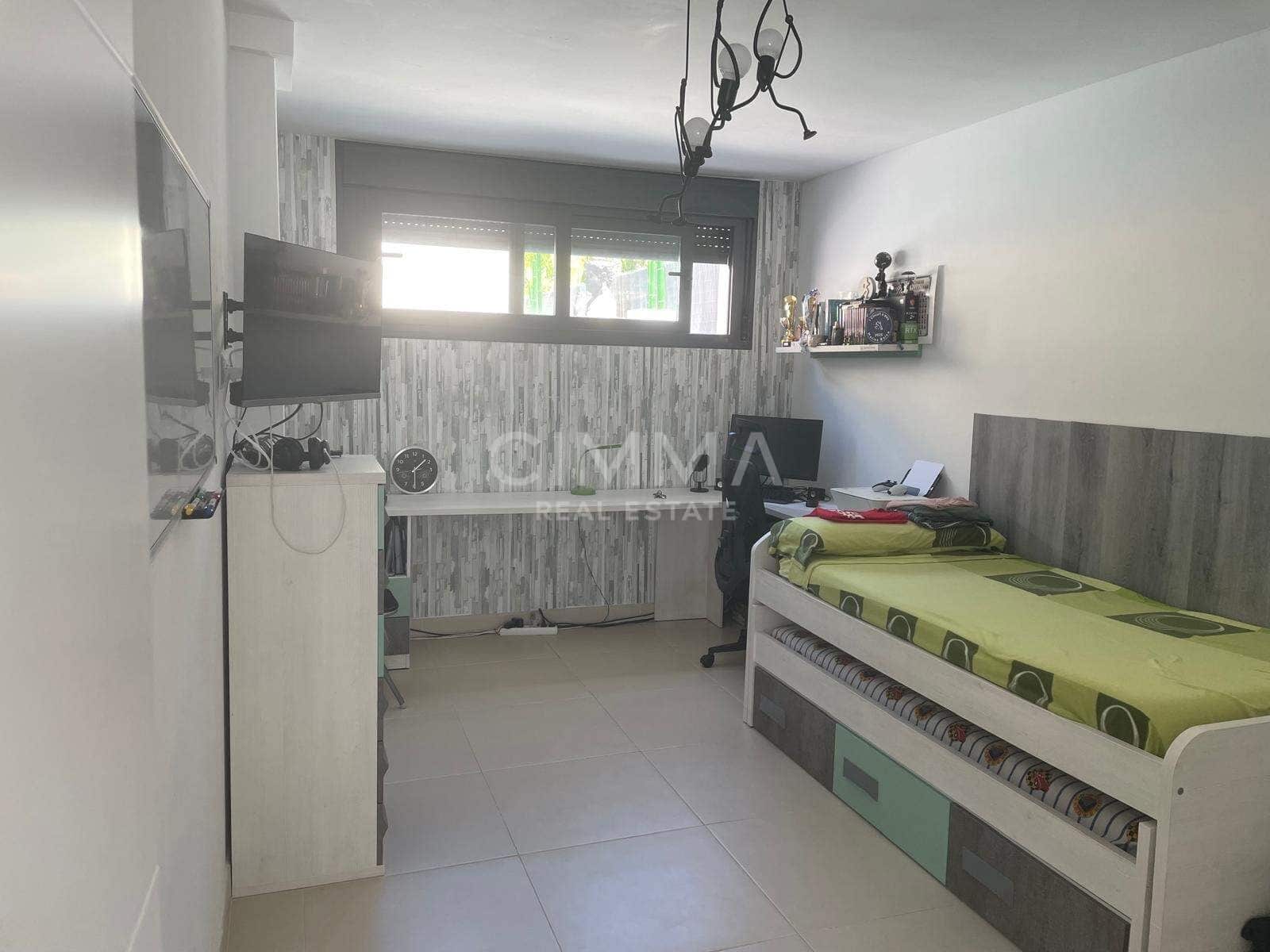 4 soveværelse Villa til salg i La Nucia med swimmingpool - € 636.000 (Ref: 9855653)