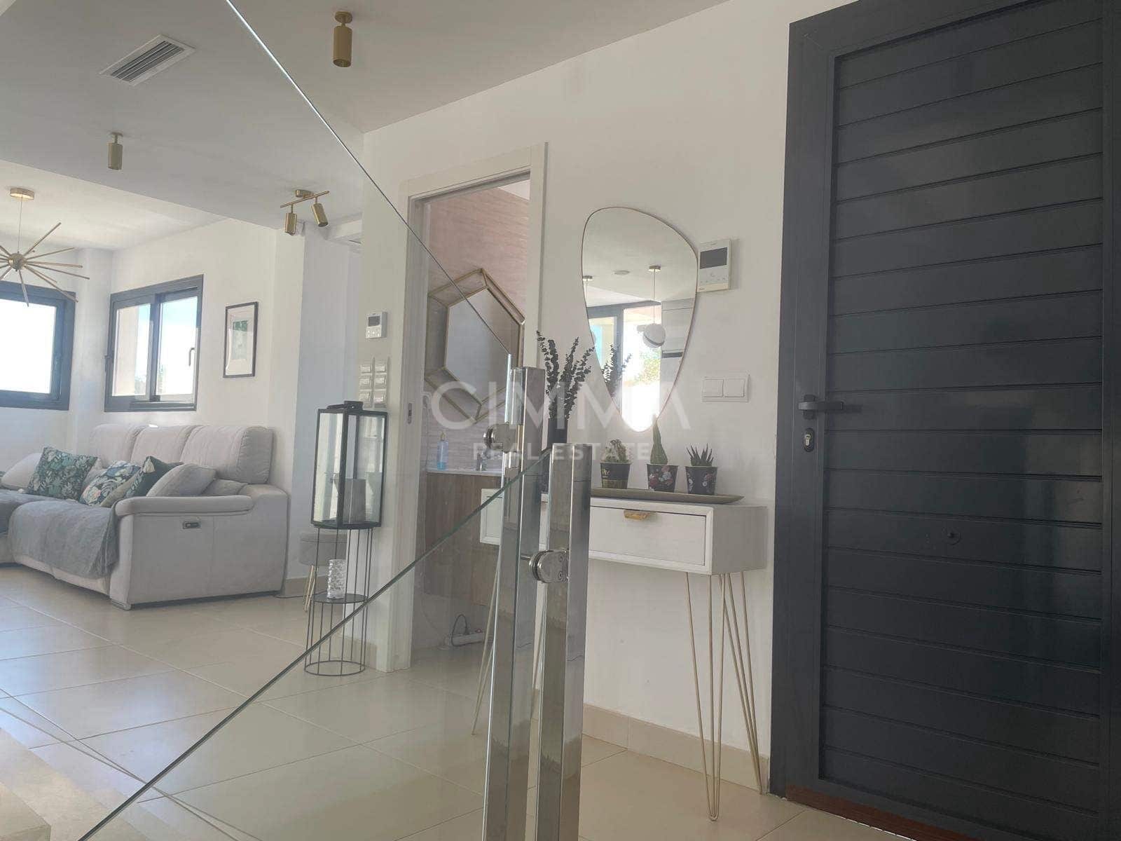 4 soveværelse Villa til salg i La Nucia med swimmingpool - € 636.000 (Ref: 9855653)