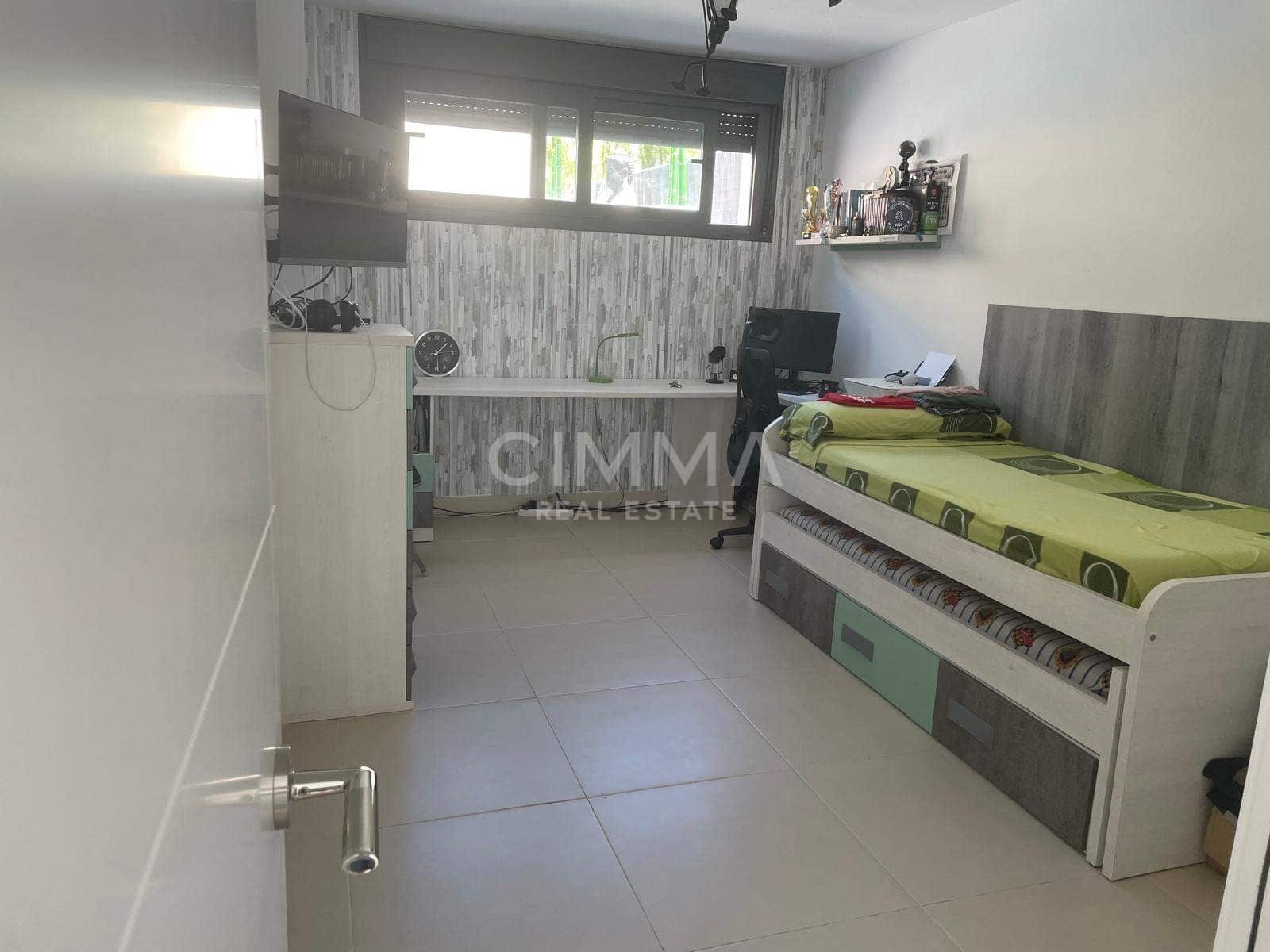 4 soveværelse Villa til salg i La Nucia med swimmingpool - € 636.000 (Ref: 9855653)