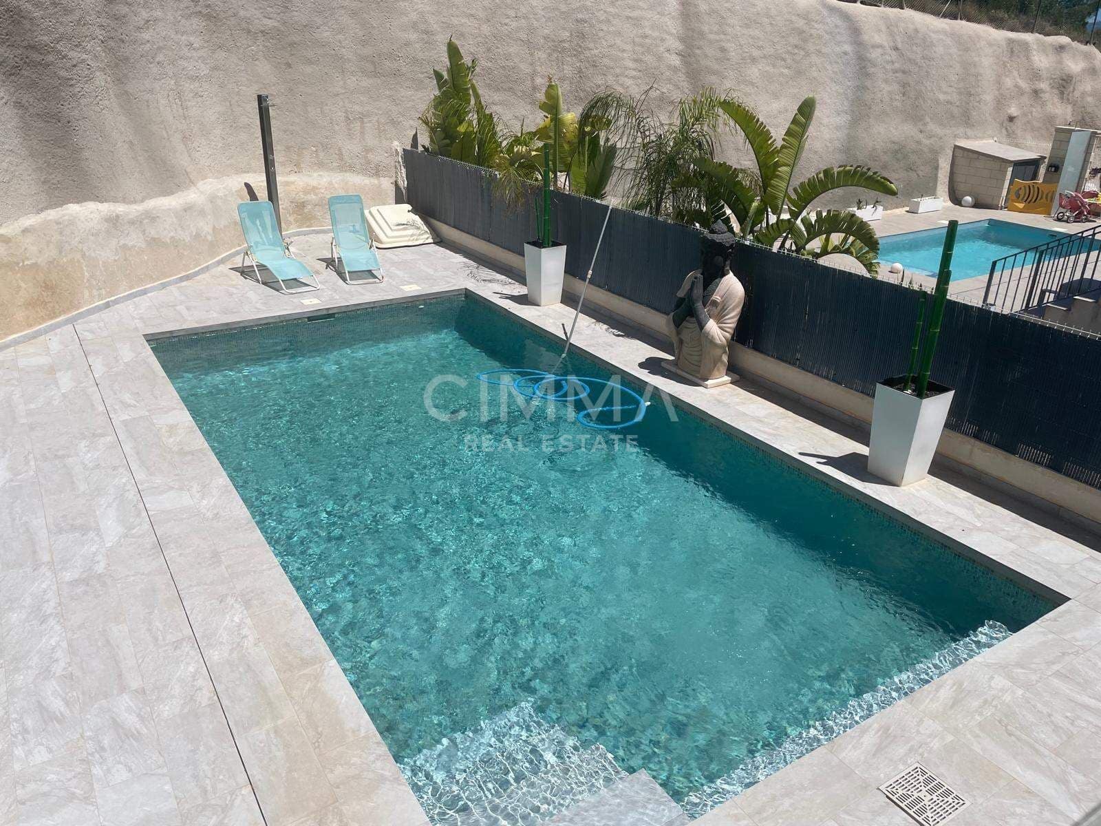 4 soveværelse Villa til salg i La Nucia med swimmingpool - € 636.000 (Ref: 9855653)