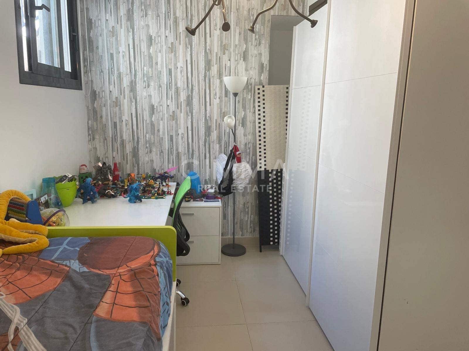 4 soveværelse Villa til salg i La Nucia med swimmingpool - € 636.000 (Ref: 9855653)