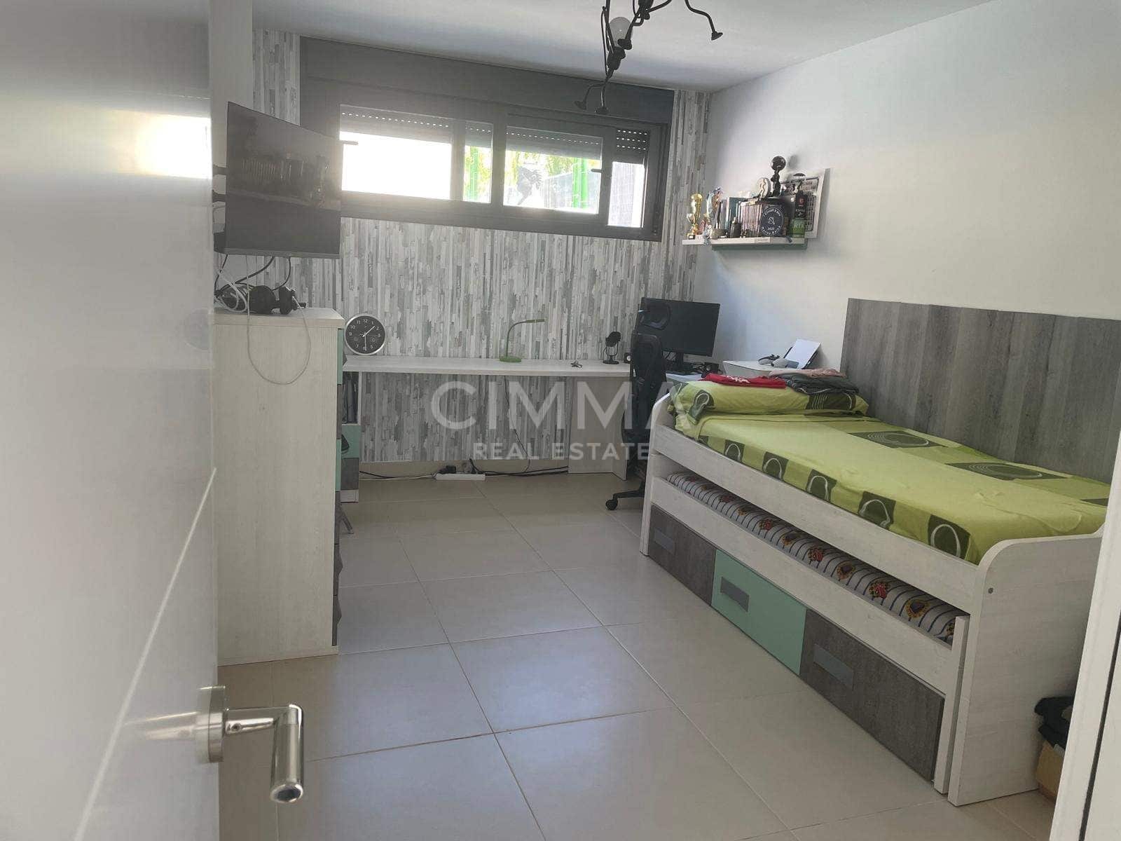 4 soveværelse Villa til salg i La Nucia med swimmingpool - € 636.000 (Ref: 9855653)
