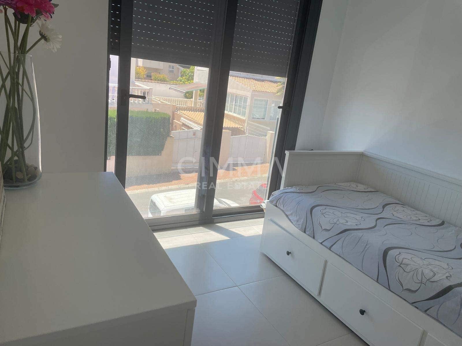4 soveværelse Villa til salg i La Nucia med swimmingpool - € 636.000 (Ref: 9855653)
