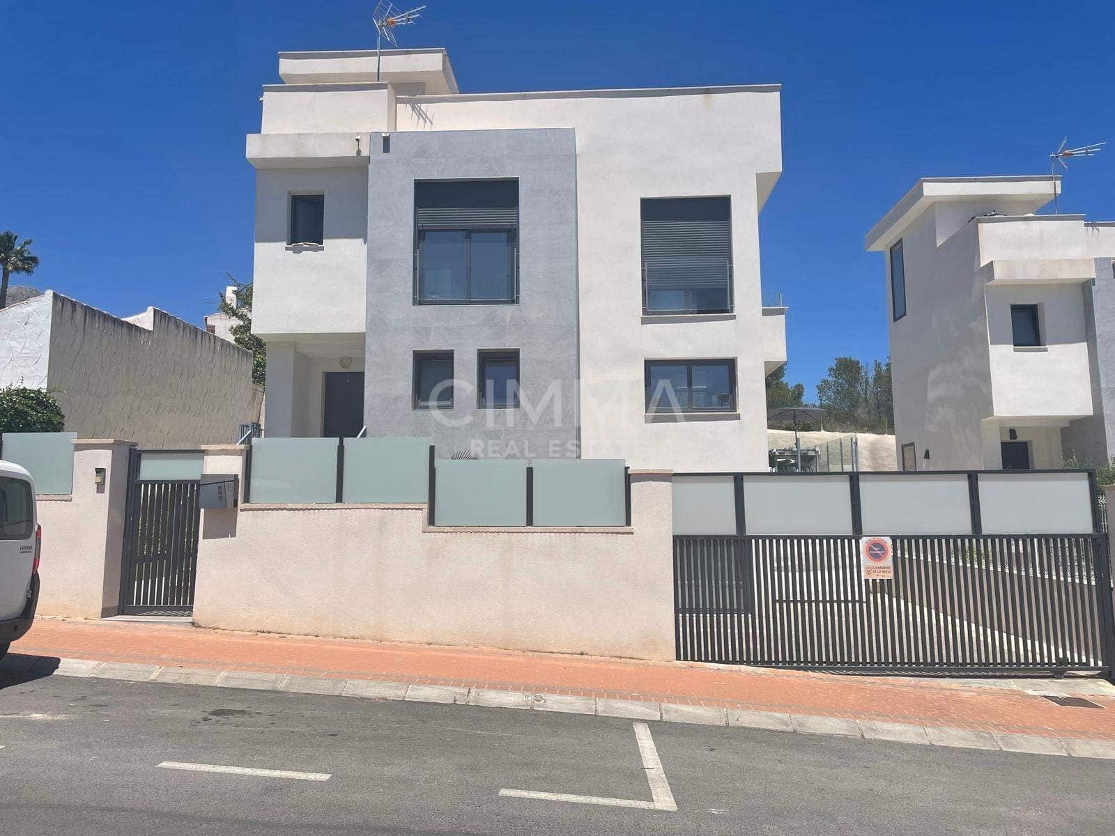 4 soveværelse Villa til salg i La Nucia med swimmingpool - € 636.000 (Ref: 9855653)