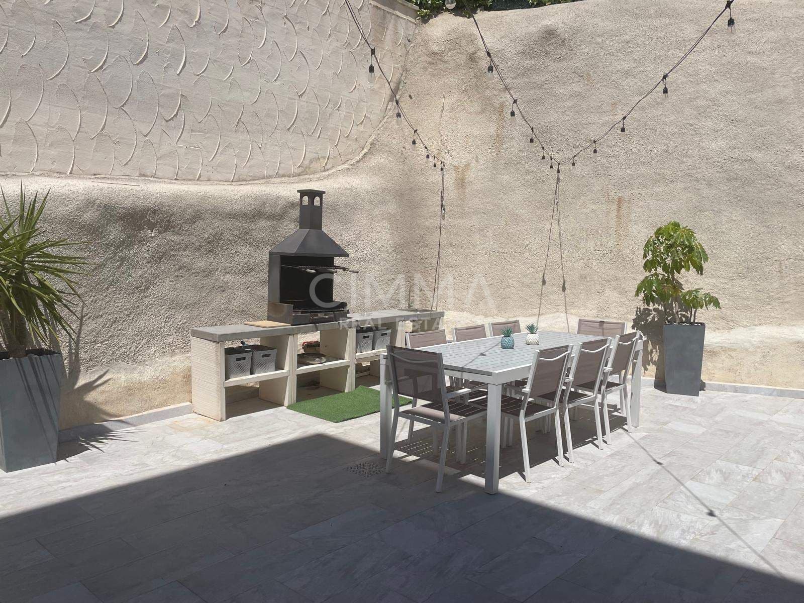 4 soveværelse Villa til salg i La Nucia med swimmingpool - € 636.000 (Ref: 9855653)