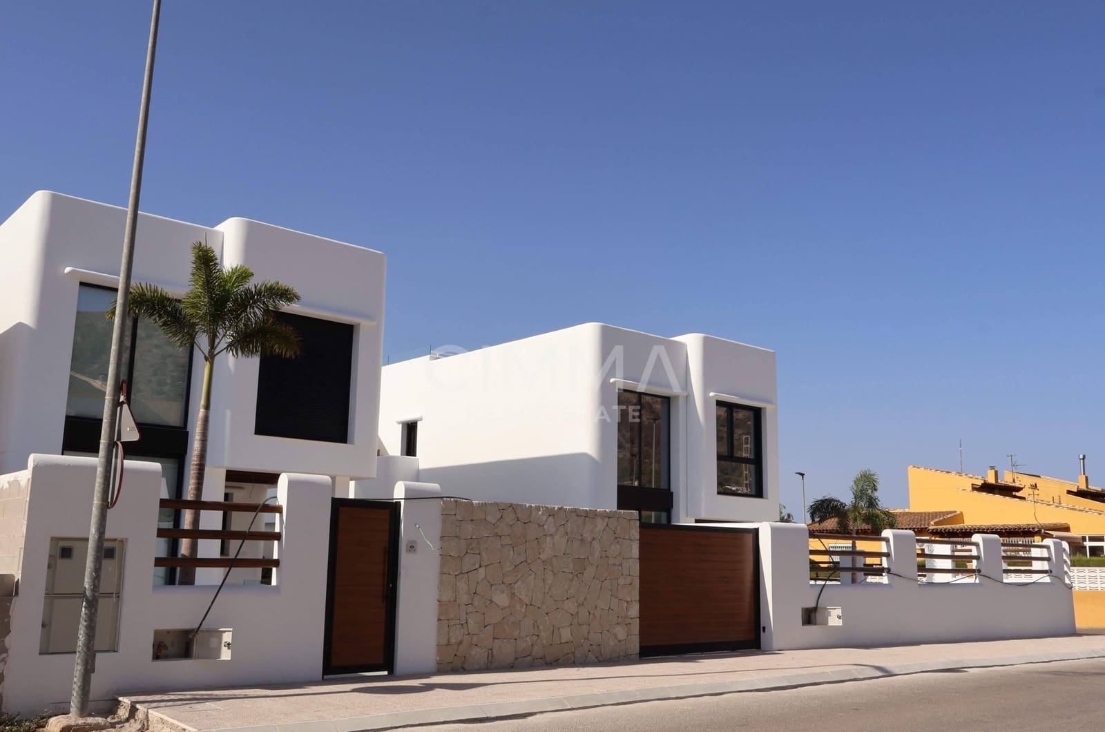 4 bedroom Villa for sale in Albir with pool - € 895,000 (Ref: 9855655)