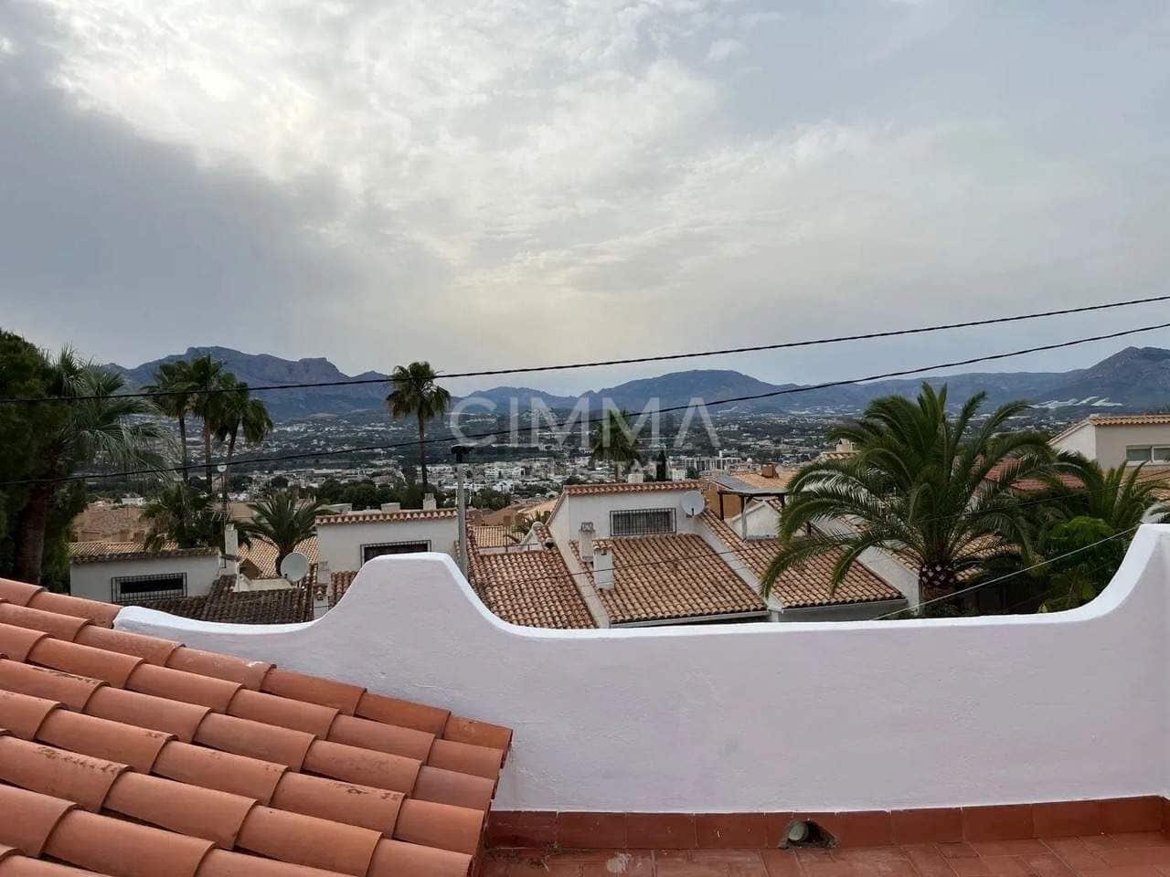 3 soveværelse Rækkehus til leje i Alfaz del Pi / L'Alfas del Pi med swimmingpool garage - € 2.000 (Ref: 9865376)