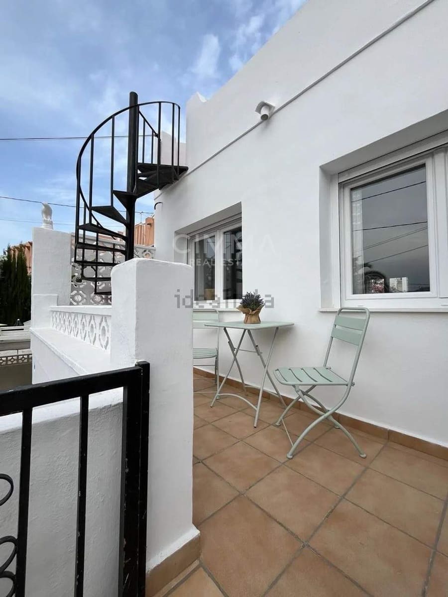 3 soveværelse Rækkehus til leje i Alfaz del Pi / L'Alfas del Pi med swimmingpool garage - € 2.000 (Ref: 9865376)