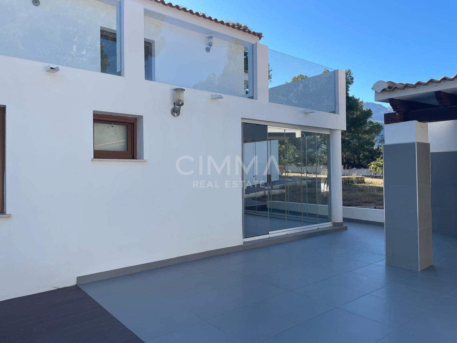 4 slaapkamer Villa te koop in La Nucia met zwembad - € 900.000 (Ref: 9868798)