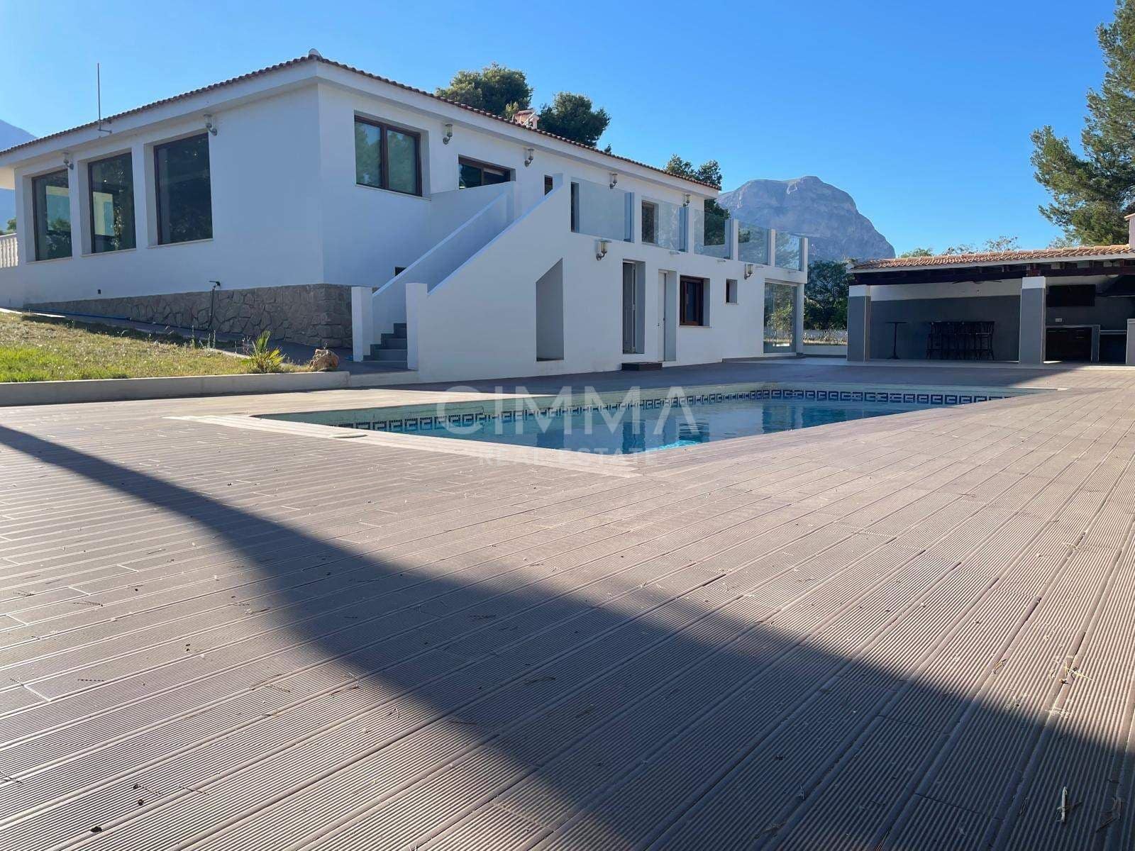 4 slaapkamer Villa te koop in La Nucia met zwembad - € 900.000 (Ref: 9868798)