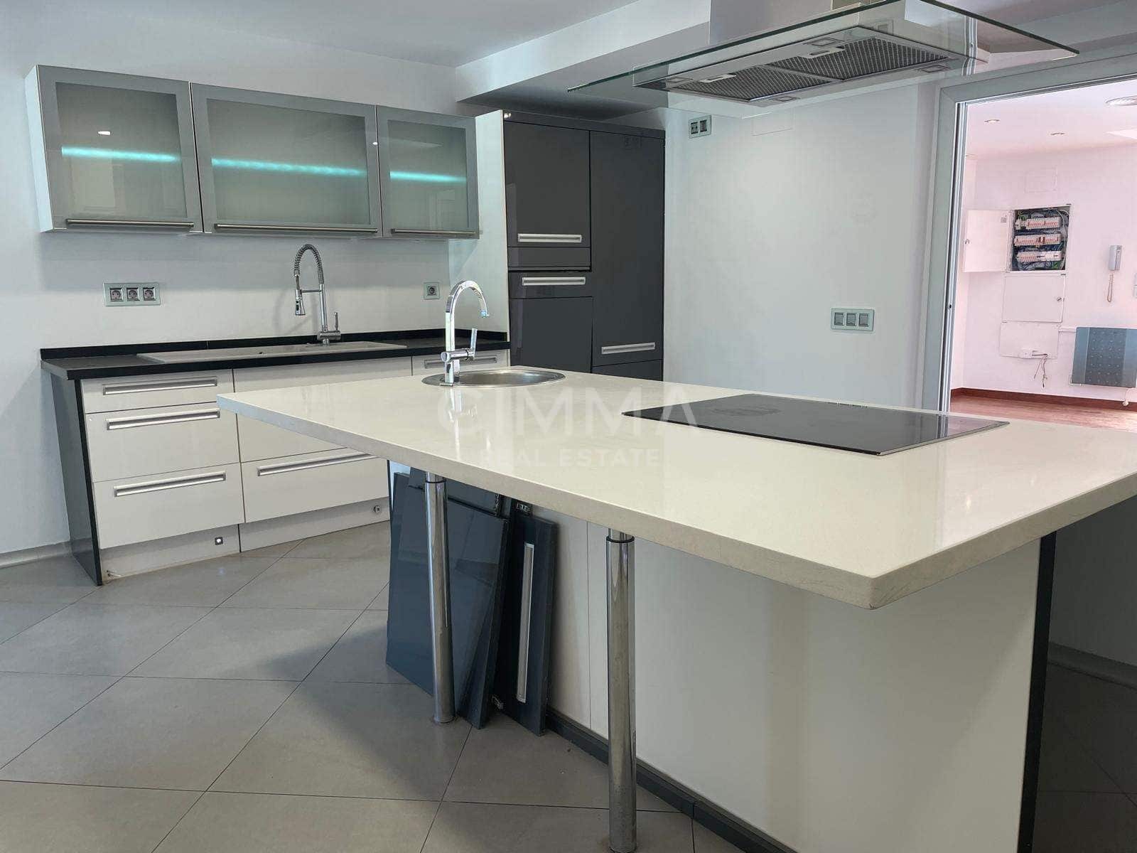 4 slaapkamer Villa te koop in La Nucia met zwembad - € 900.000 (Ref: 9868798)
