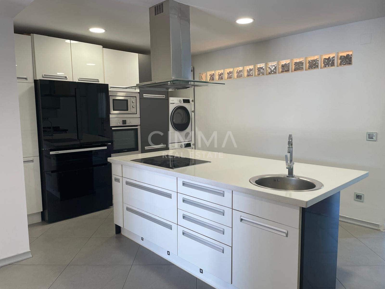 4 slaapkamer Villa te koop in La Nucia met zwembad - € 900.000 (Ref: 9868798)