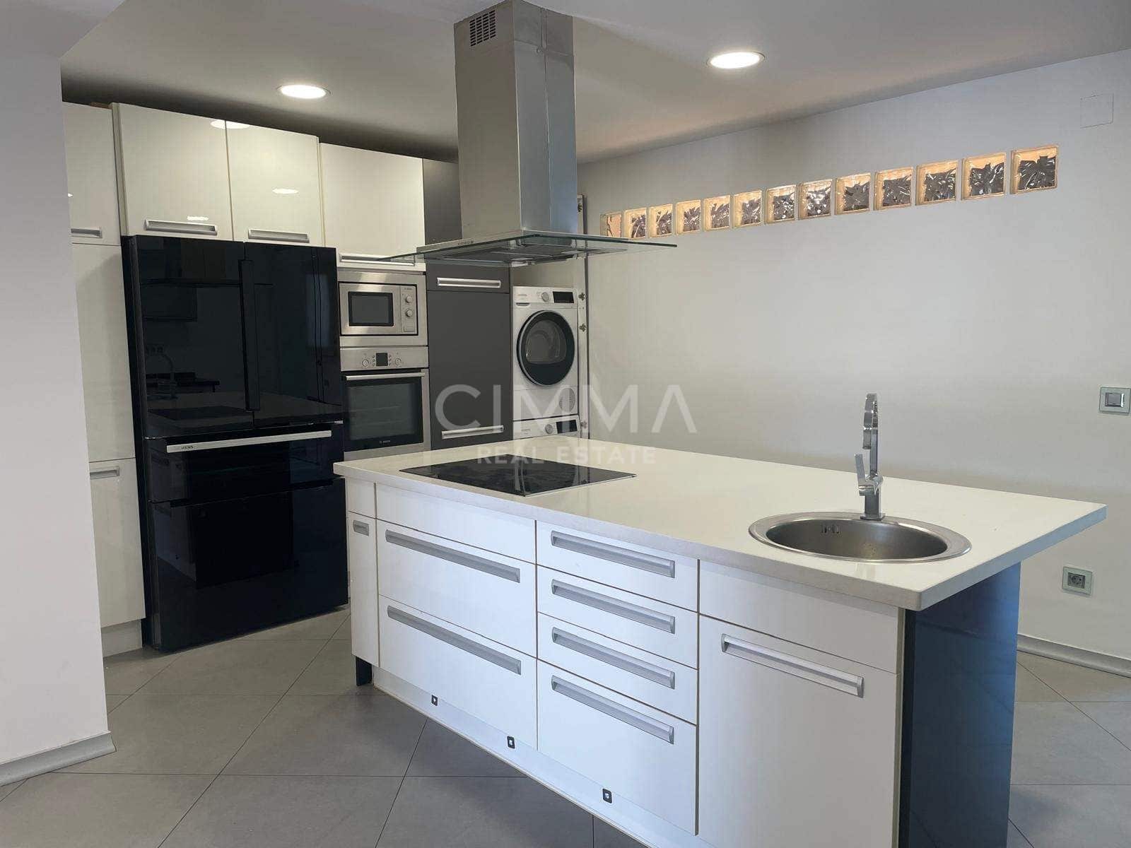 4 slaapkamer Villa te koop in La Nucia met zwembad - € 900.000 (Ref: 9868798)