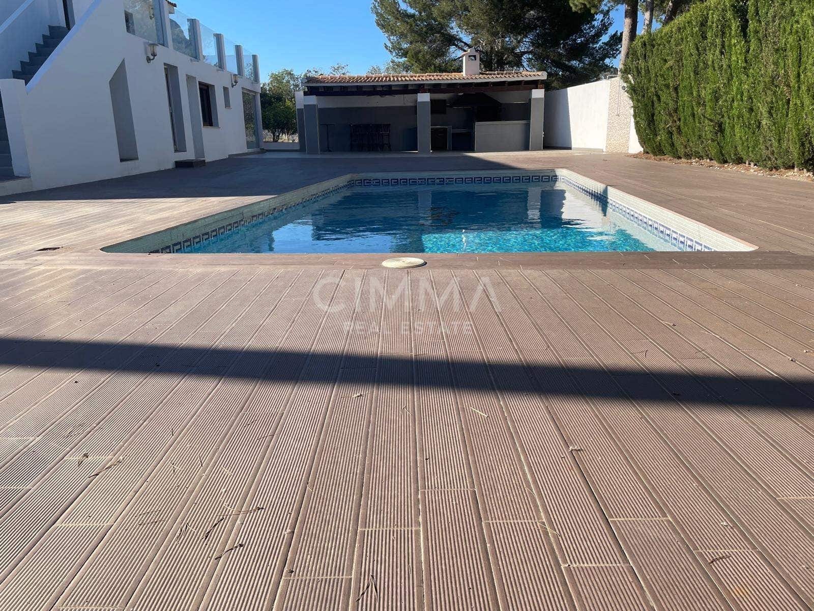 4 slaapkamer Villa te koop in La Nucia met zwembad - € 900.000 (Ref: 9868798)