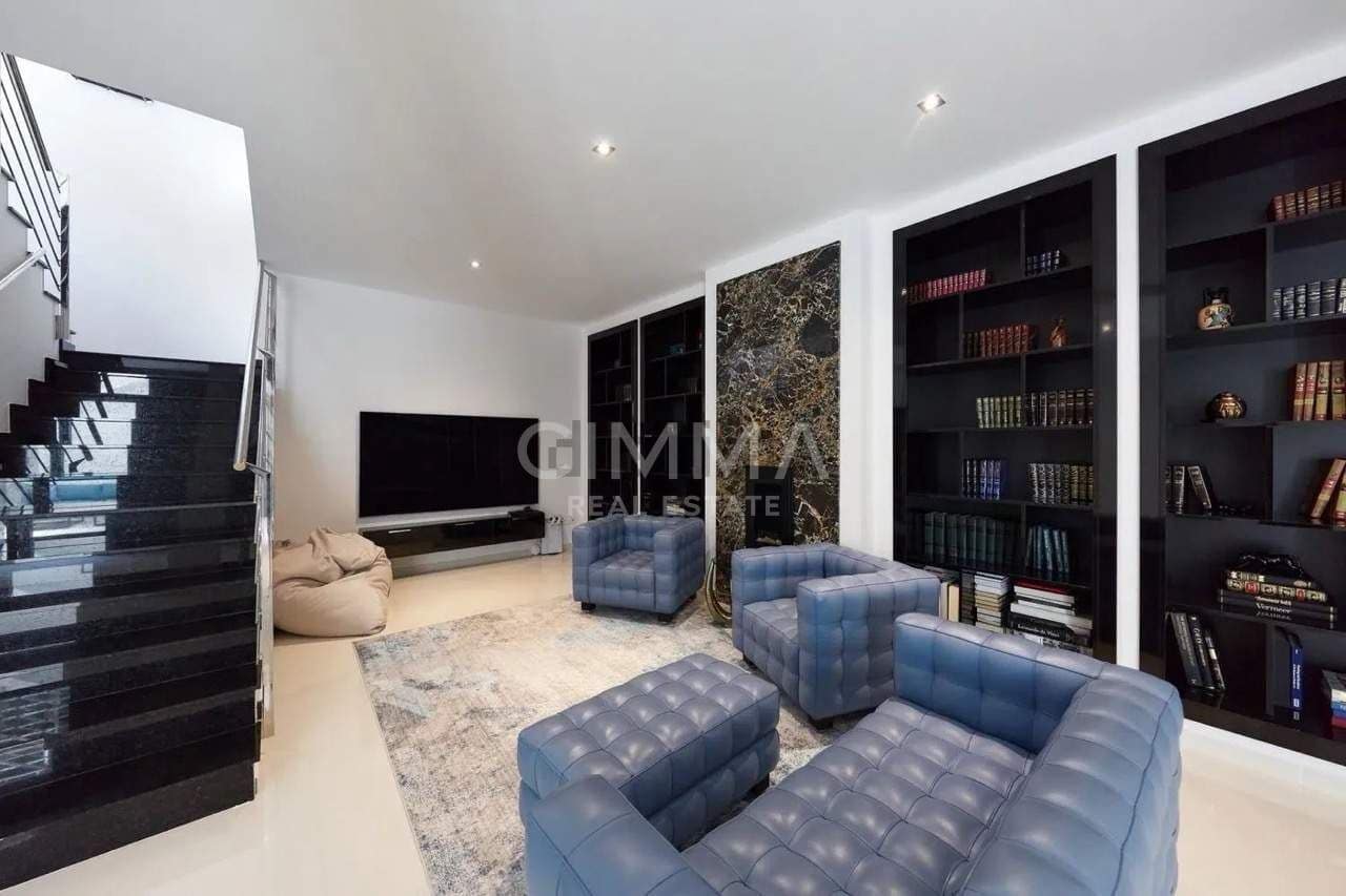 5 bedroom Villa for sale in Finestrat with pool garage - € 1,875,000 (Ref: 9876602)