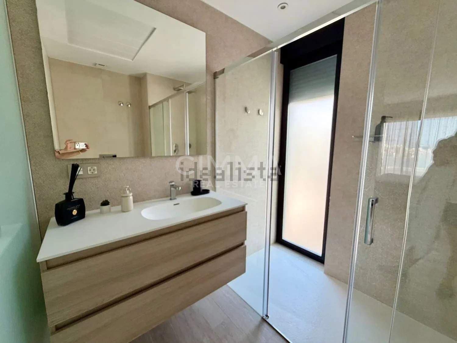 4 slaapkamer Villa te huur in Finestrat met zwembad garage - € 4.500 (Ref: 9885002)