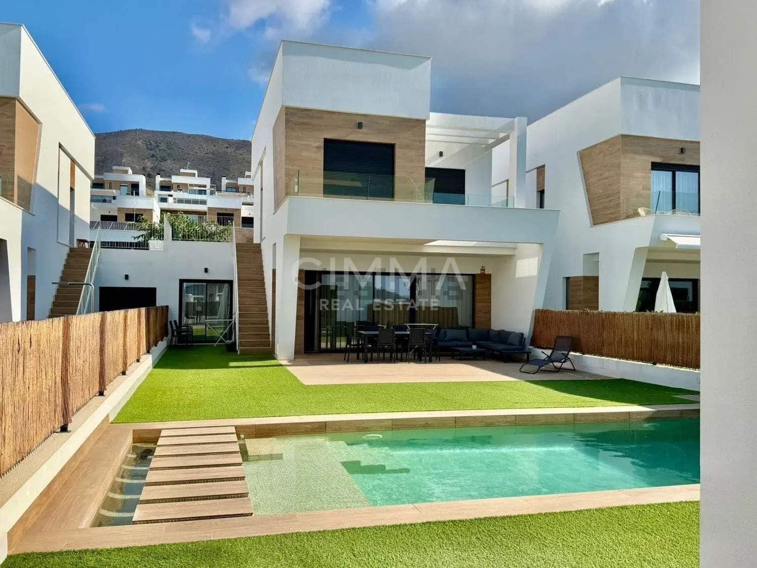 4 slaapkamer Villa te huur in Finestrat met zwembad garage - € 4.500 (Ref: 9885002)