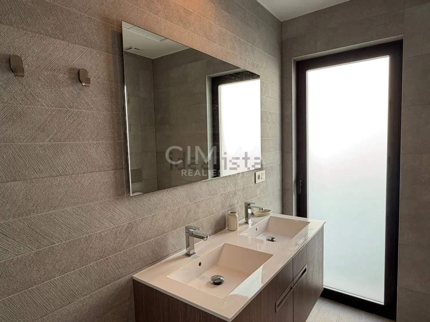 4 slaapkamer Villa te huur in Finestrat met zwembad garage - € 4.500 (Ref: 9885002)