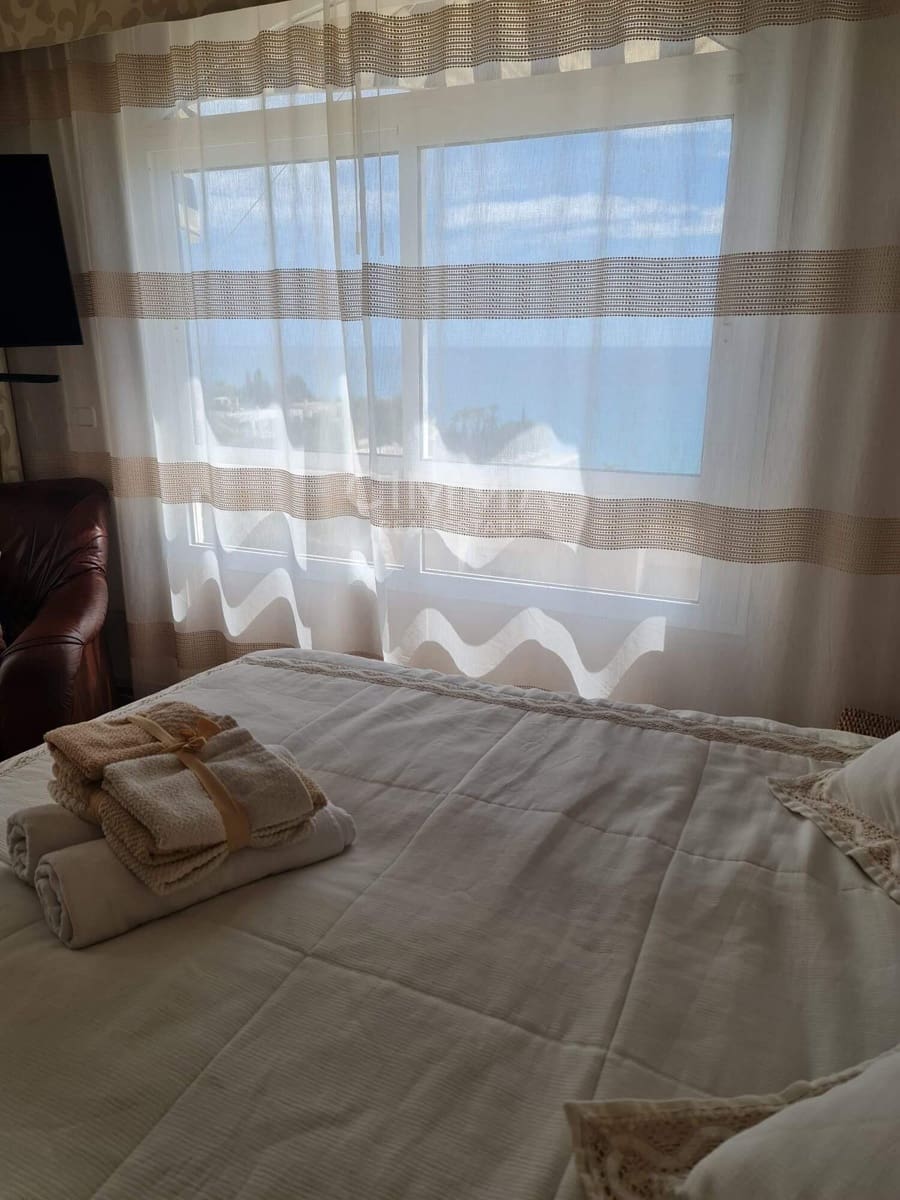 6 bedroom Villa for rent in La Villajoyosa / Vila Joiosa - € 6,850 (Ref: 9885004)