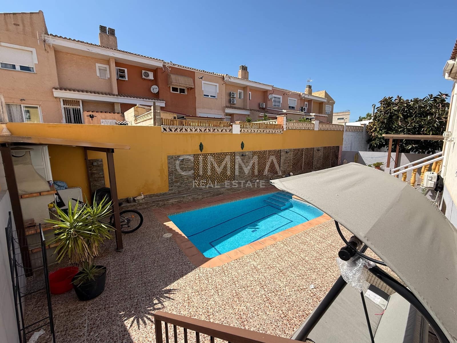 6 Zimmer Doppelhaus zu verkaufen in La Nucia mit Pool Garage - 370.000 € (Ref: 9908152)