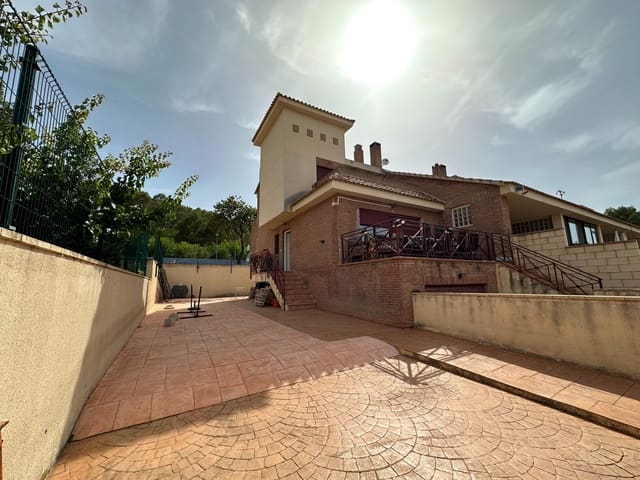 3 soveværelse Villa til salg i La Nucia med swimmingpool garage - € 310.000 (Ref: 9927613)