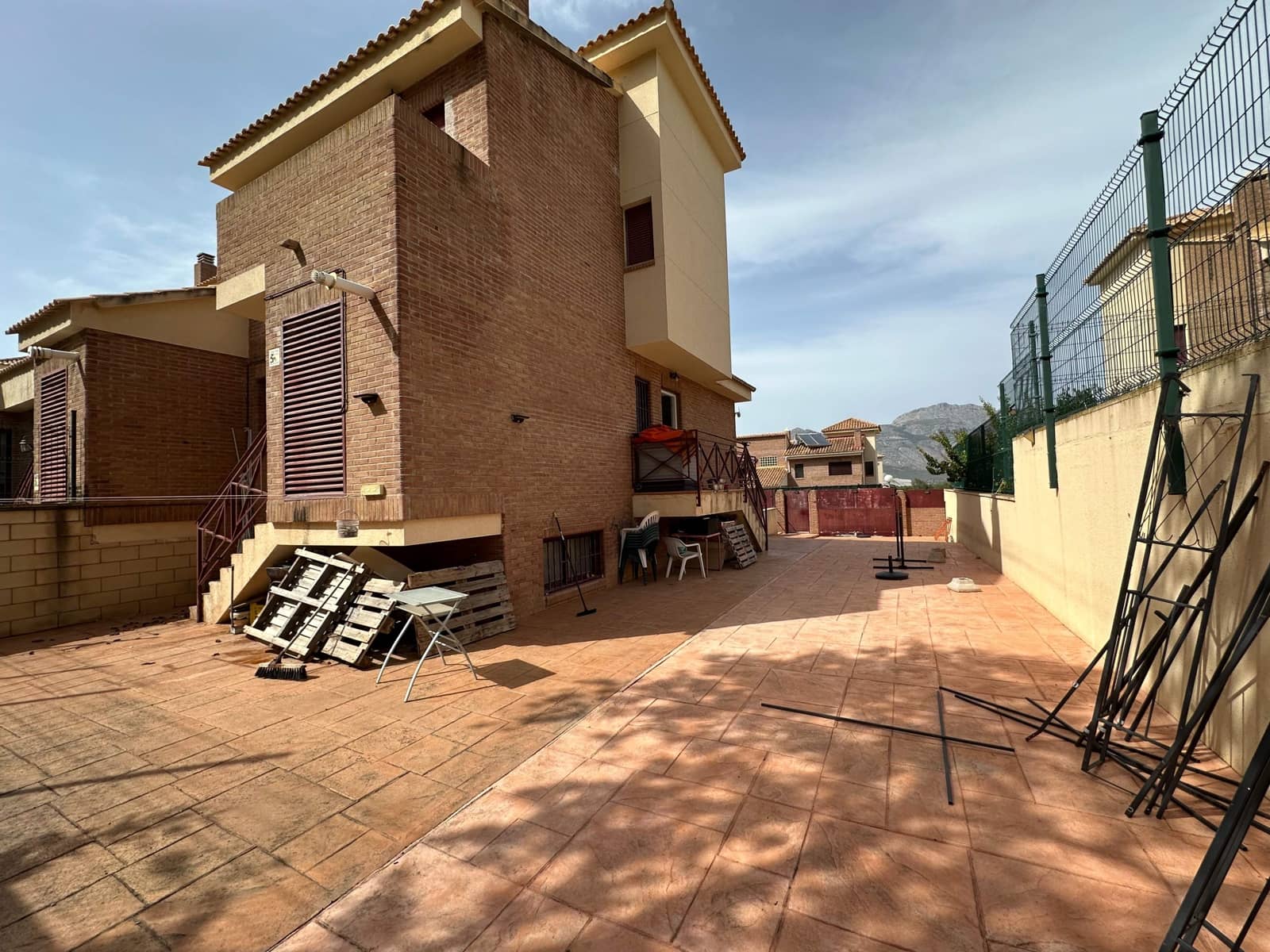 Chalet de 3 habitaciones en La Nucia en venta con piscina garaje - 310.000 € (Ref: 9927613)