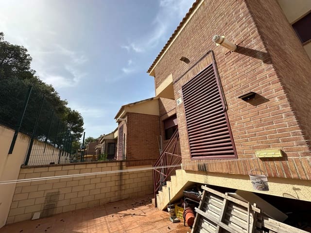 3 soveværelse Villa til salg i La Nucia med swimmingpool garage - € 310.000 (Ref: 9927613)