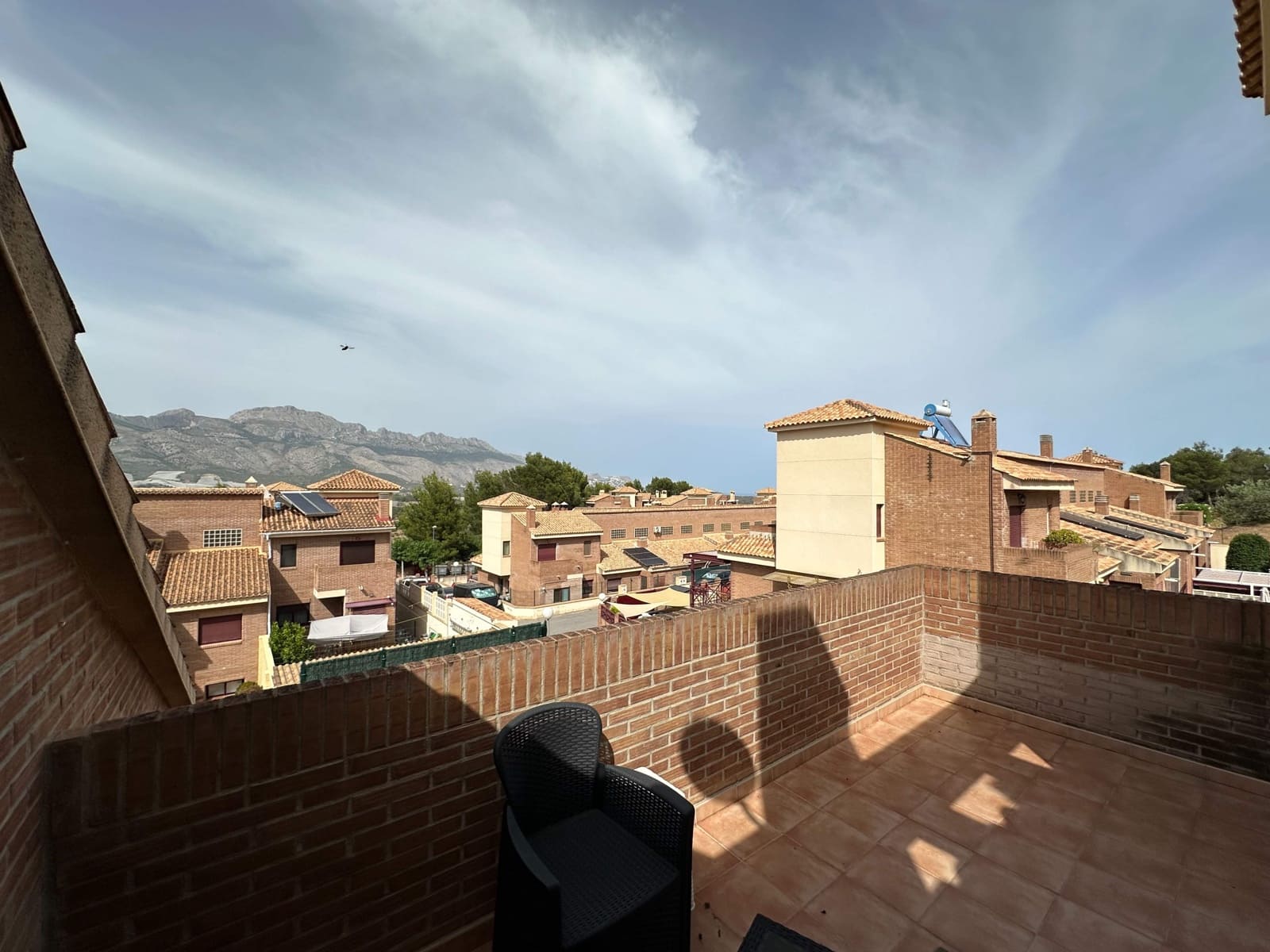 Chalet de 3 habitaciones en La Nucia en venta con piscina garaje - 310.000 € (Ref: 9927613)