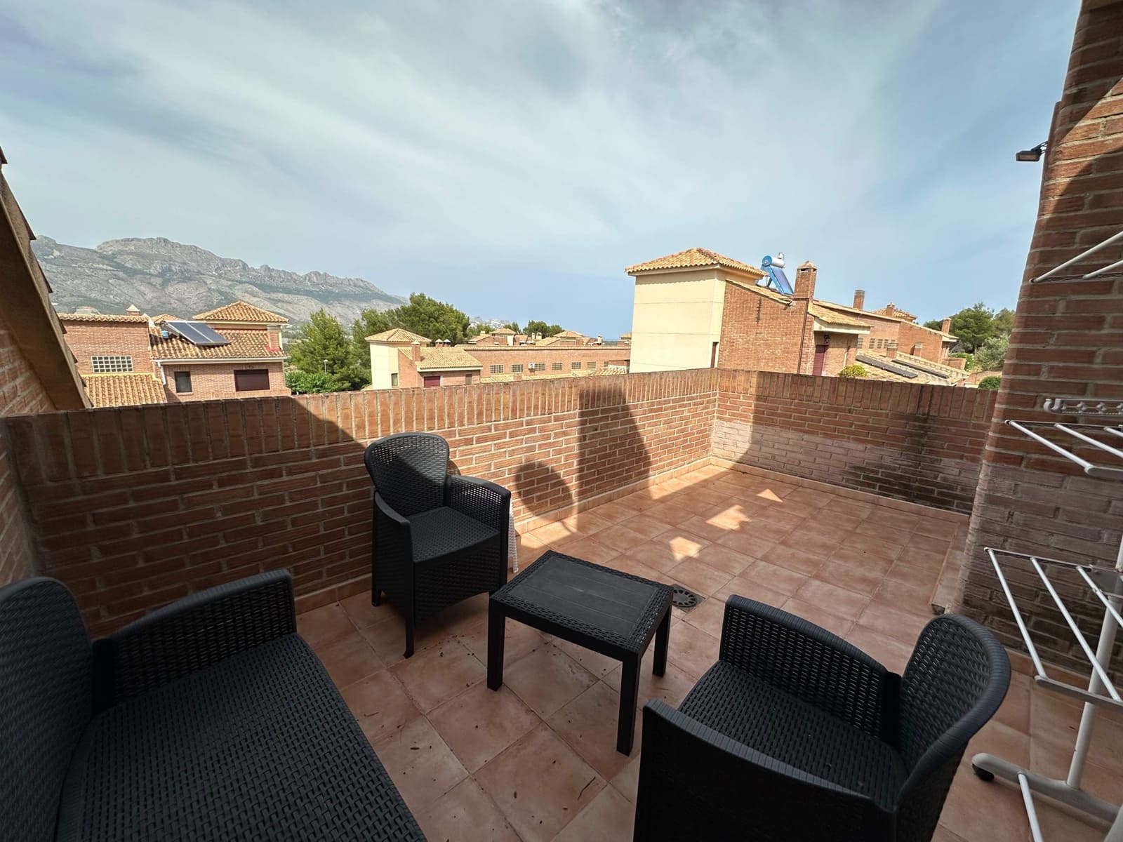 Chalet de 3 habitaciones en La Nucia en venta con piscina garaje - 310.000 € (Ref: 9927613)