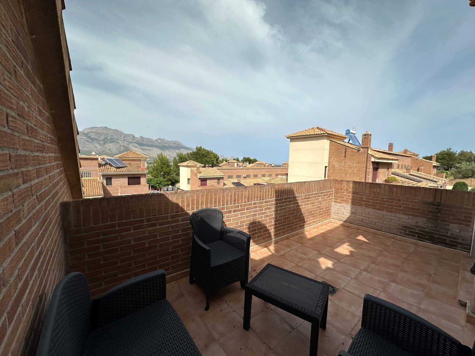 Chalet de 3 habitaciones en La Nucia en venta con piscina garaje - 310.000 € (Ref: 9927613)