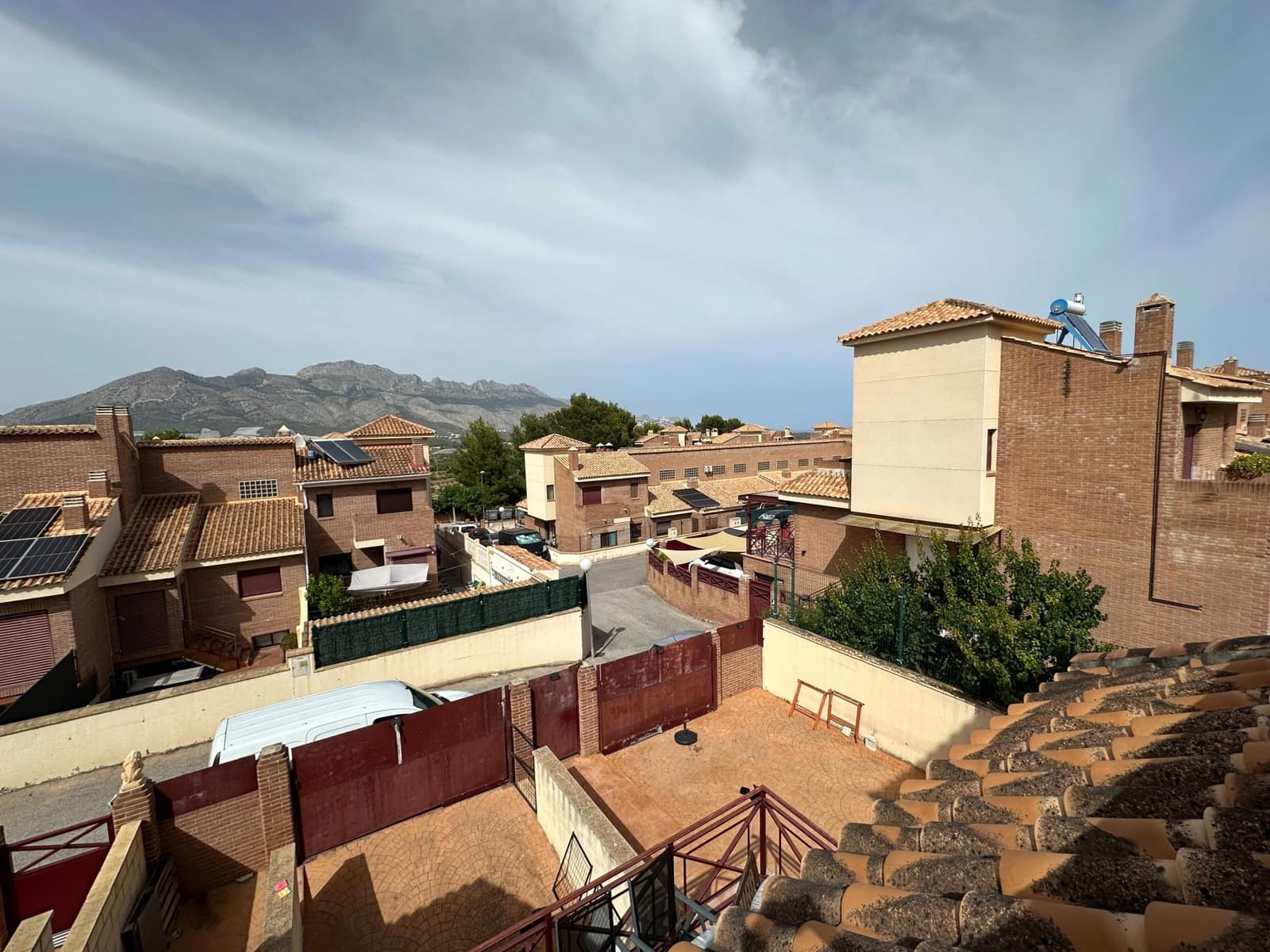 Chalet de 3 habitaciones en La Nucia en venta con piscina garaje - 310.000 € (Ref: 9927613)