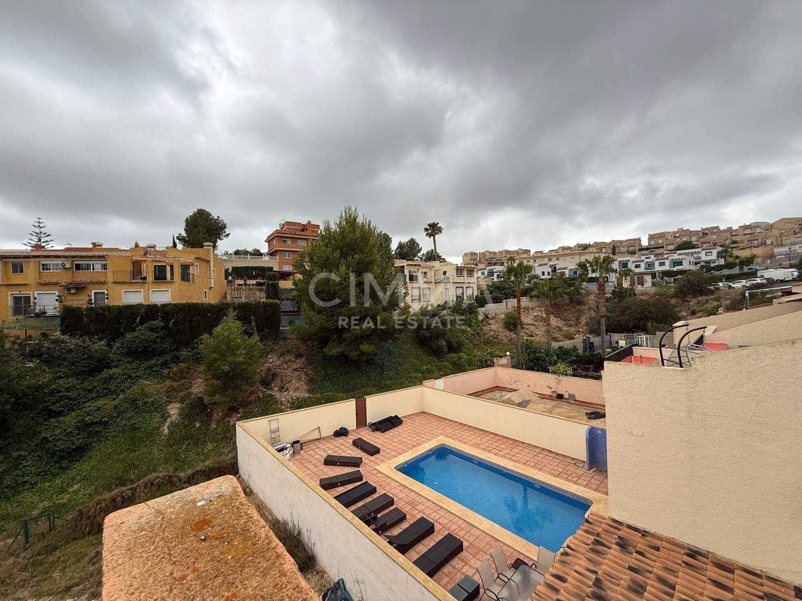 3 soverom Villa til salgs i La Nucia med garasje - € 405 000 (Ref: 9936542)