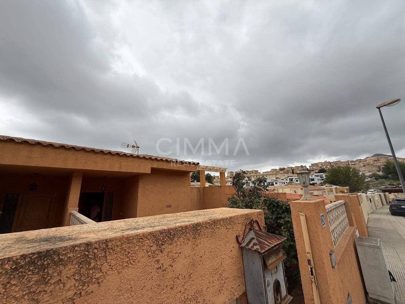 3 soverom Villa til salgs i La Nucia med garasje - € 405 000 (Ref: 9936542)