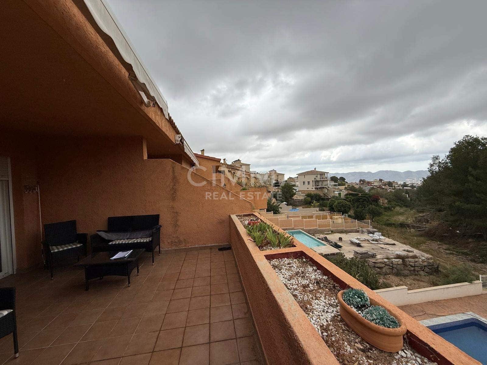 3 soverom Villa til salgs i La Nucia med garasje - € 405 000 (Ref: 9936542)