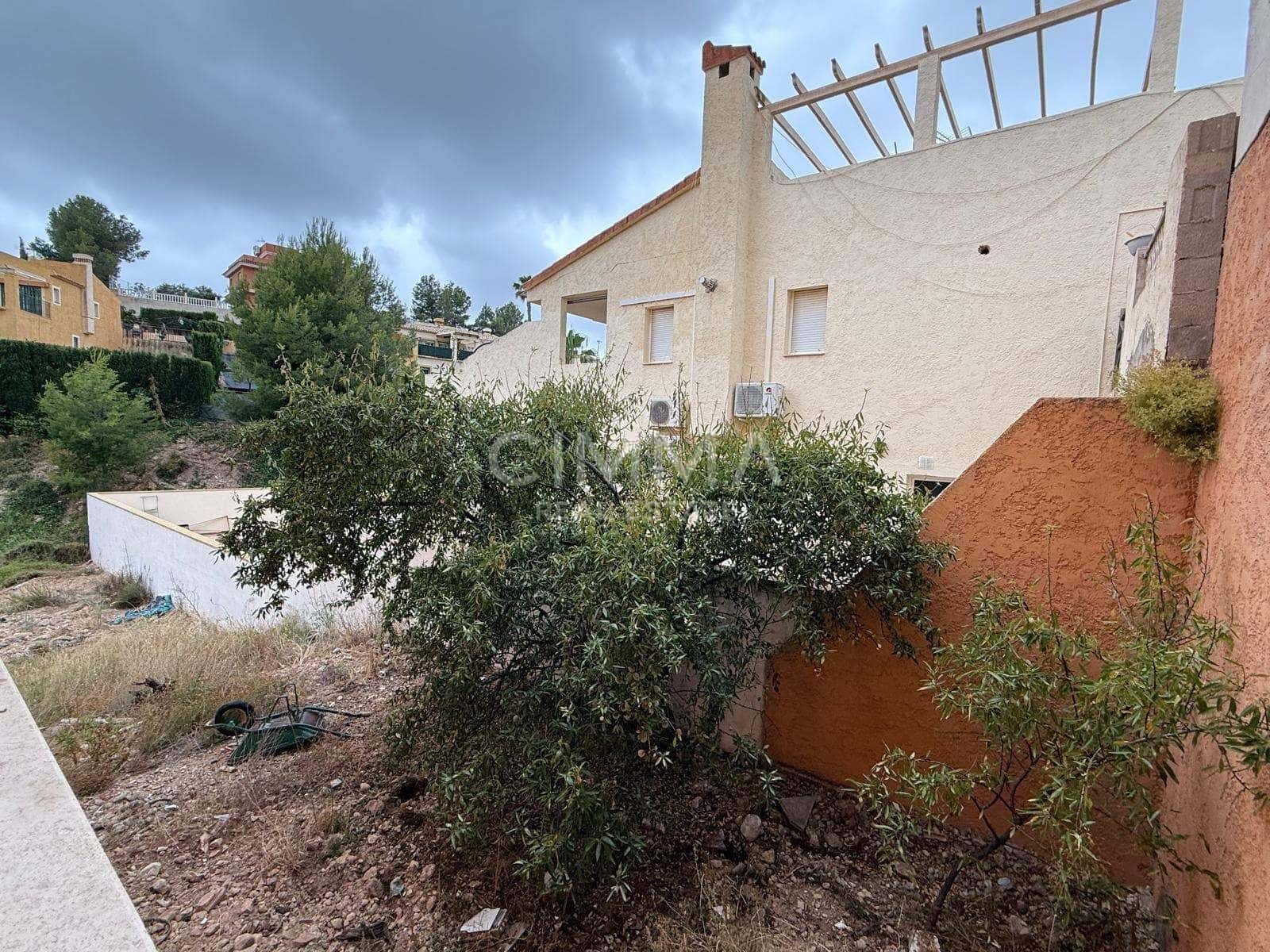 3 soverom Villa til salgs i La Nucia med garasje - € 405 000 (Ref: 9936542)