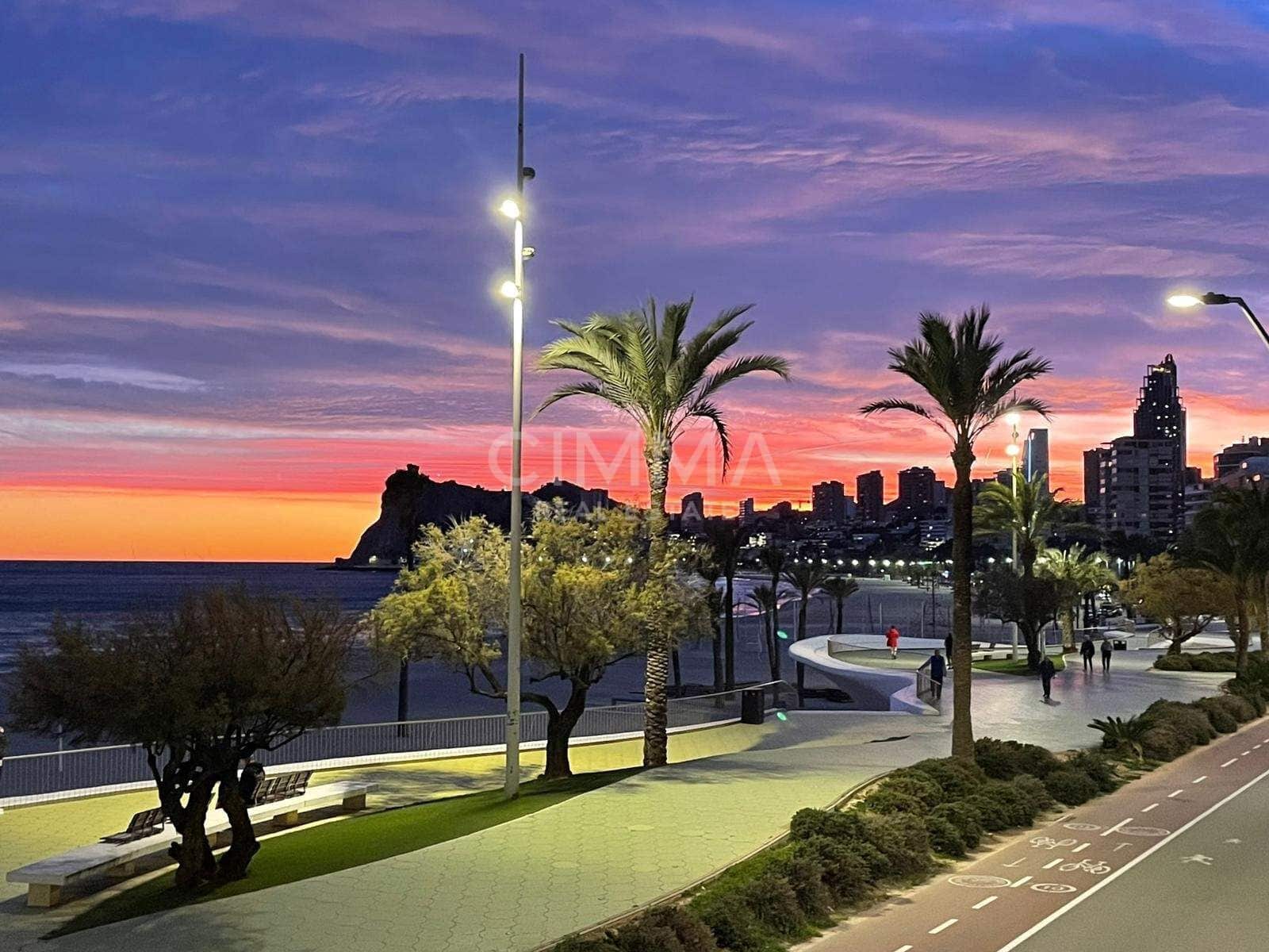 2 slaapkamer Flat te koop in Benidorm met garage - € 420.000 (Ref: 9940318)