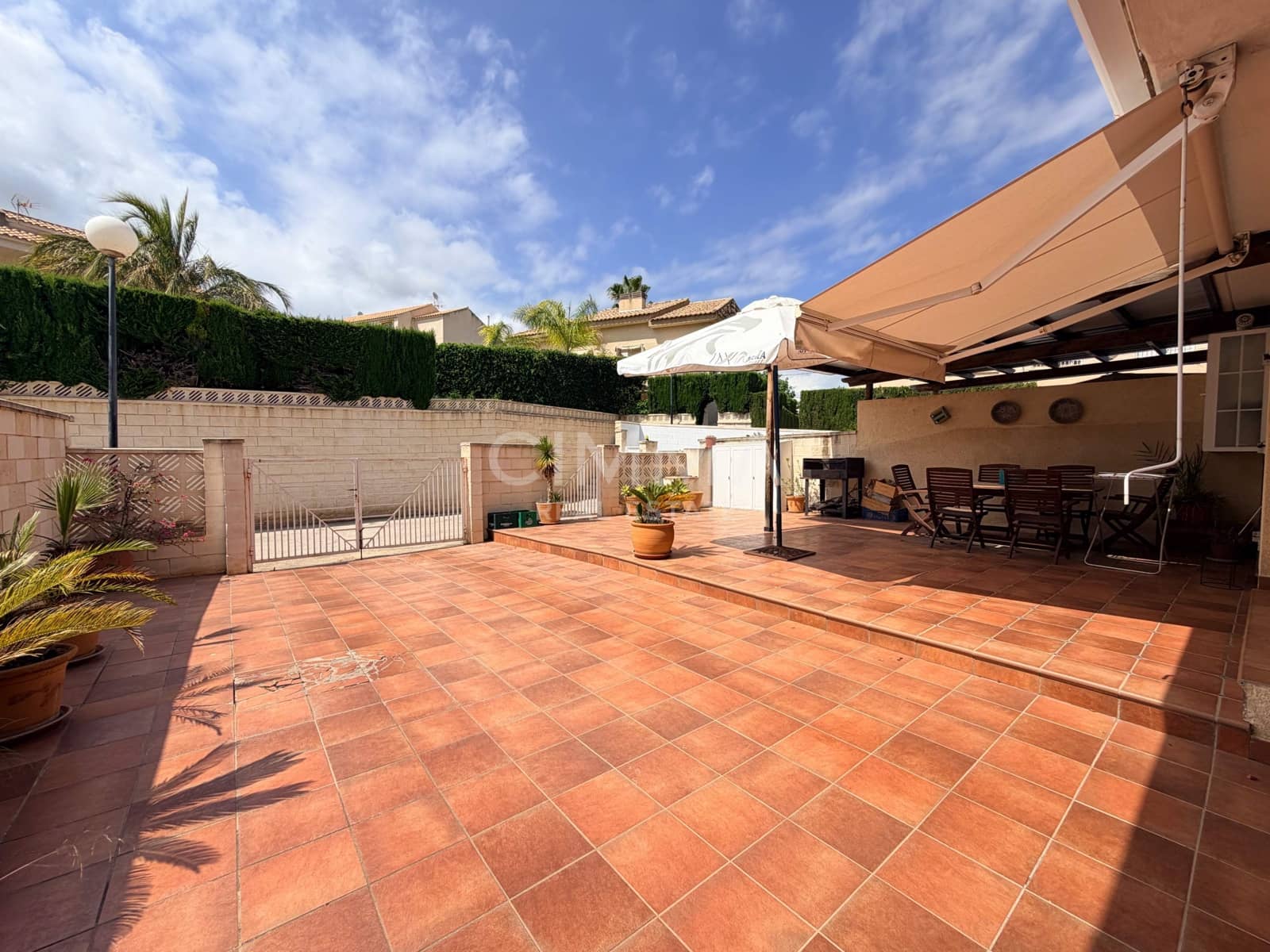 4 slaapkamer Rijtjeshuis te koop in La Nucia - € 420.000 (Ref: 9940319)