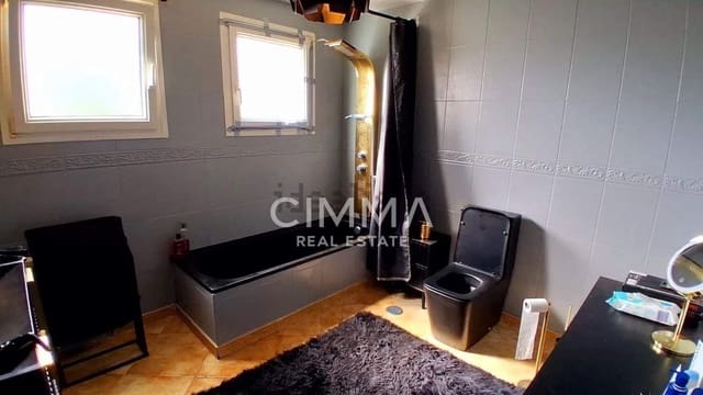 9 soveværelse Rækkehus til salg i La Nucia - € 440.000 (Ref: 9944182)