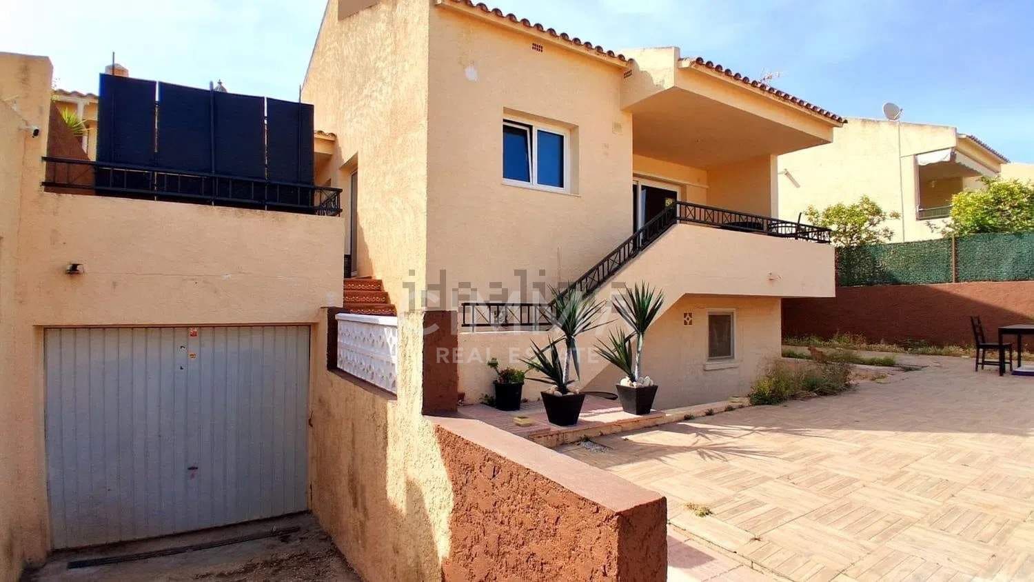 9 sypialnia Dom szeregowy na sprzedaż w La Nucia - 440 000 € (Ref: 9944182)