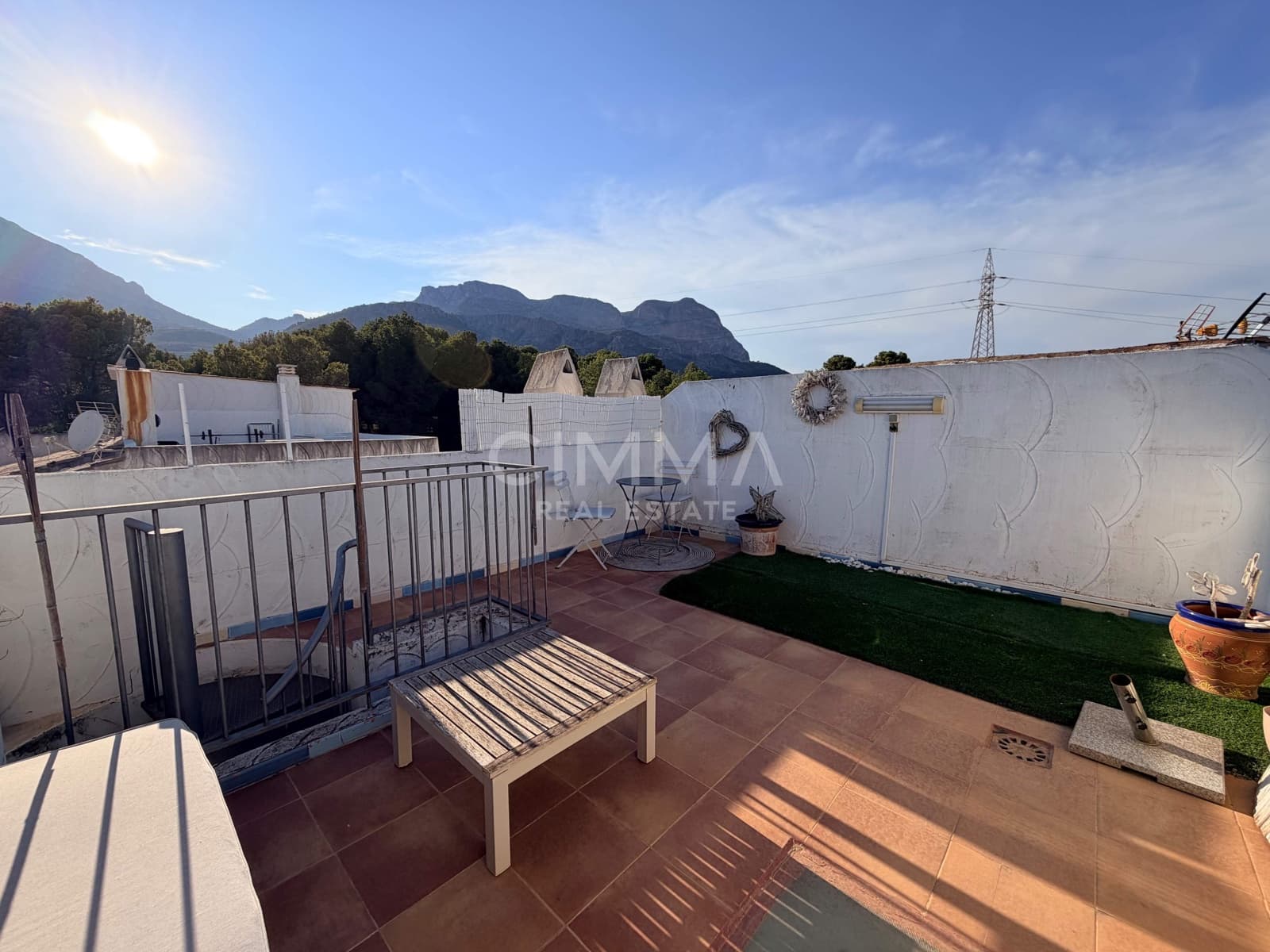 2 slaapkamer Villa te koop in La Nucia met zwembad garage - € 259.000 (Ref: 9948085)