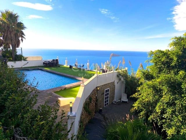 7 soverom Villa til salgs i Benidorm med svømmebasseng - € 1 970 000 (Ref: 9965451)