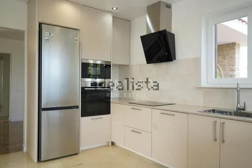 6 bedroom Villa for sale in La Nucia with pool garage - € 1,200,000 (Ref: 9966772)