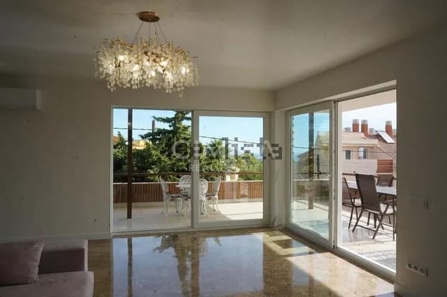 6 soverom Villa til salgs i La Nucia med svømmebasseng garasje - € 1 200 000 (Ref: 9966772)