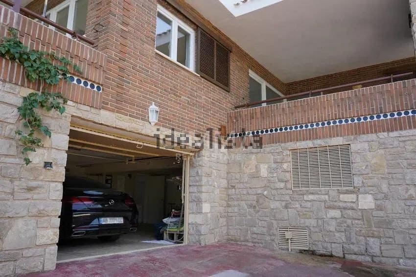 6 bedroom Villa for sale in La Nucia with pool garage - € 1,200,000 (Ref: 9966772)