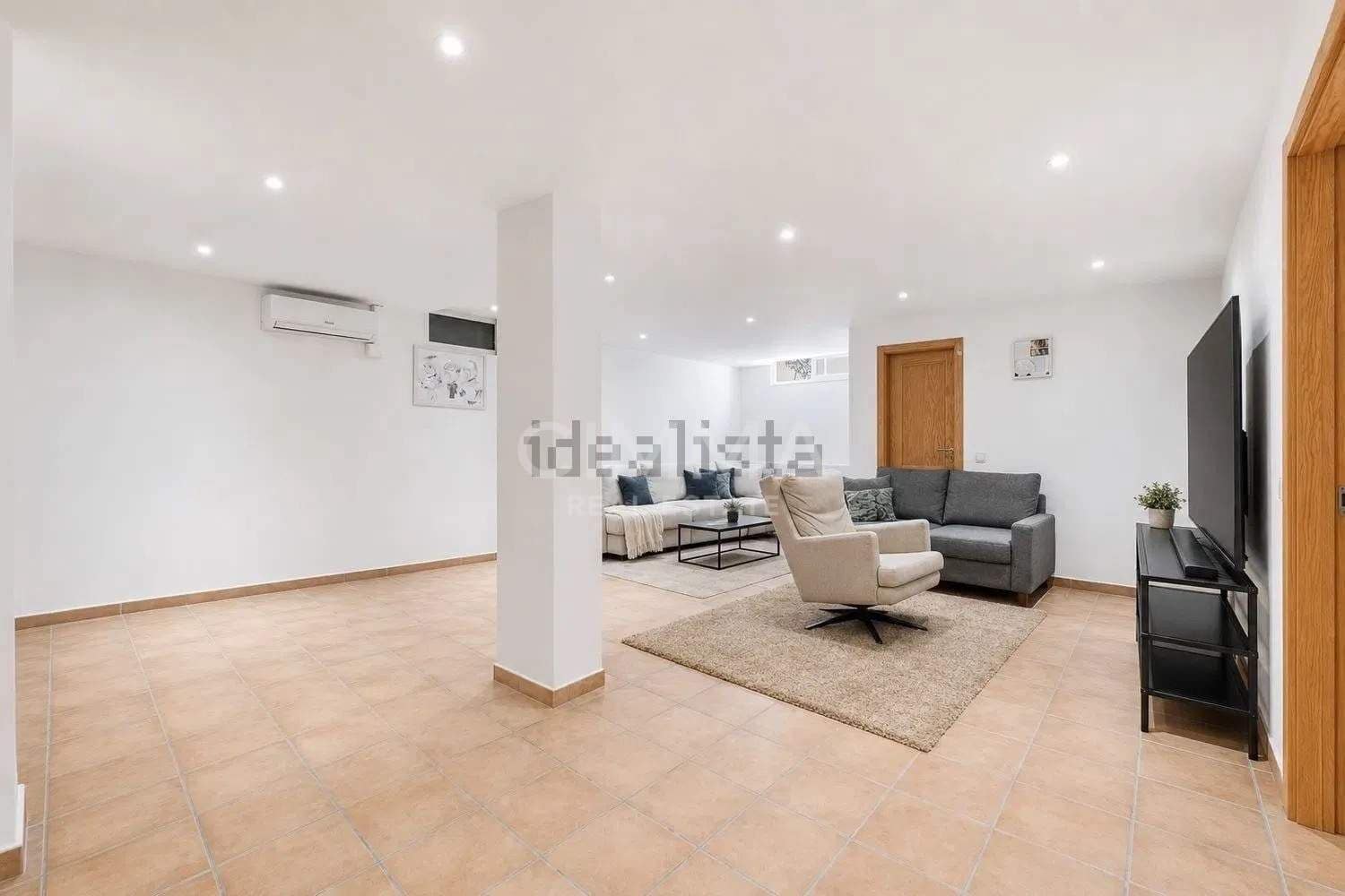 6 bedroom Villa for sale in La Nucia with pool garage - € 429,900 (Ref: 9973457)