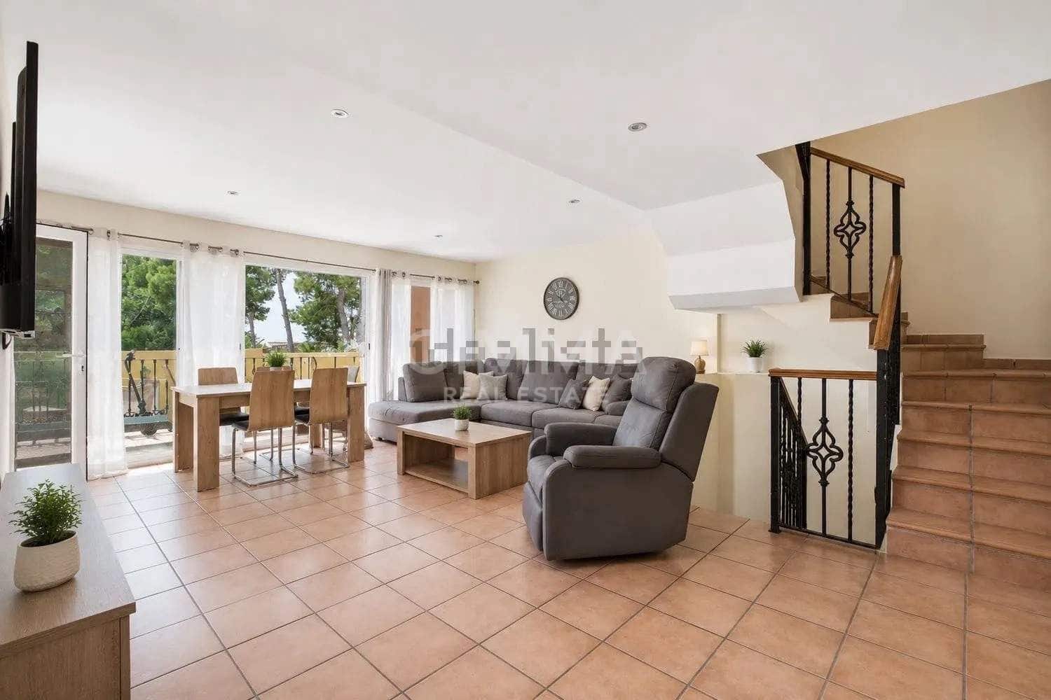 6 bedroom Villa for sale in La Nucia with pool garage - € 429,900 (Ref: 9973457)