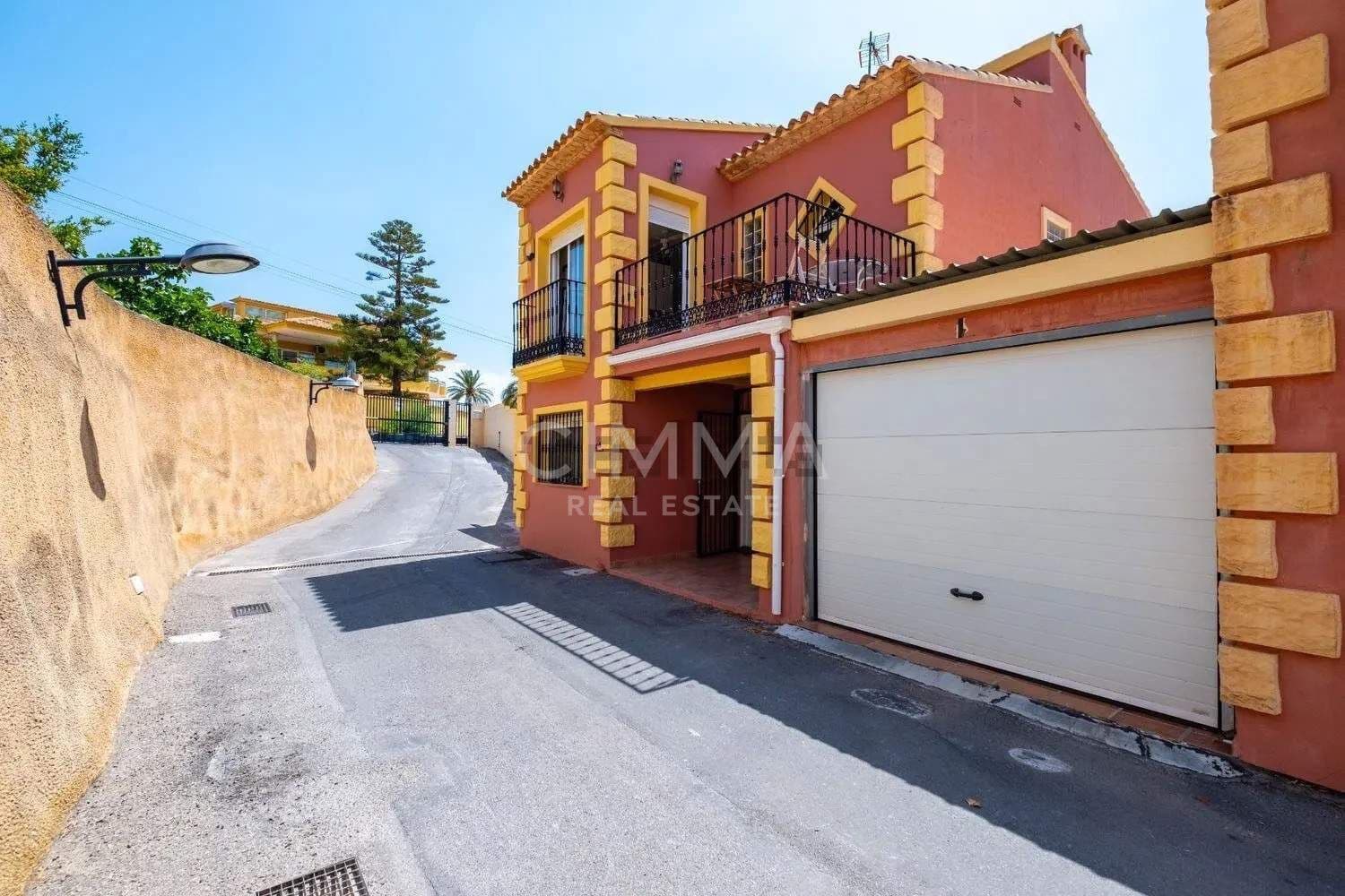 6 bedroom Villa for sale in La Nucia with pool garage - € 429,900 (Ref: 9973457)