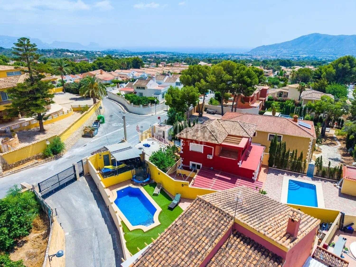 6 bedroom Villa for sale in La Nucia with pool garage - € 429,900 (Ref: 9973457)