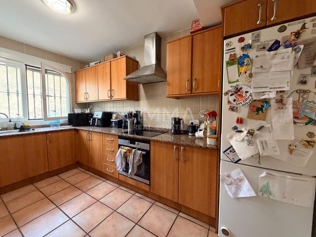 6 soveværelse Villa til salg i La Nucia med swimmingpool garage - € 429.900 (Ref: 9973457)