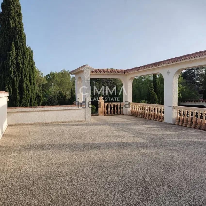 Chalet de 3 habitaciones en La Nucia en venta con piscina garaje - 440.000 € (Ref: 9985117)